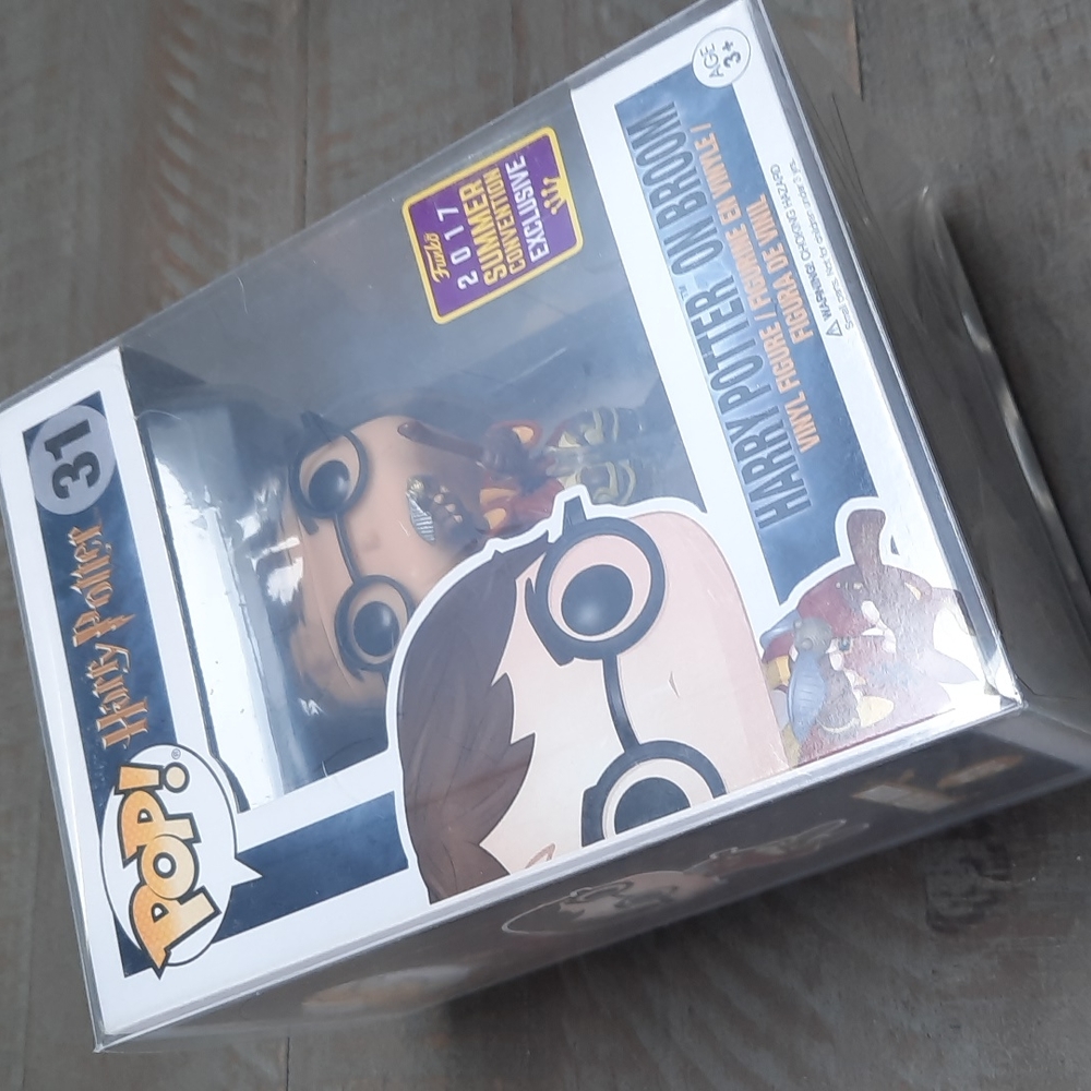 Funko Pop Harry Potter on Broom 2017 SDCC Comic Con Hot Topic Exclusive